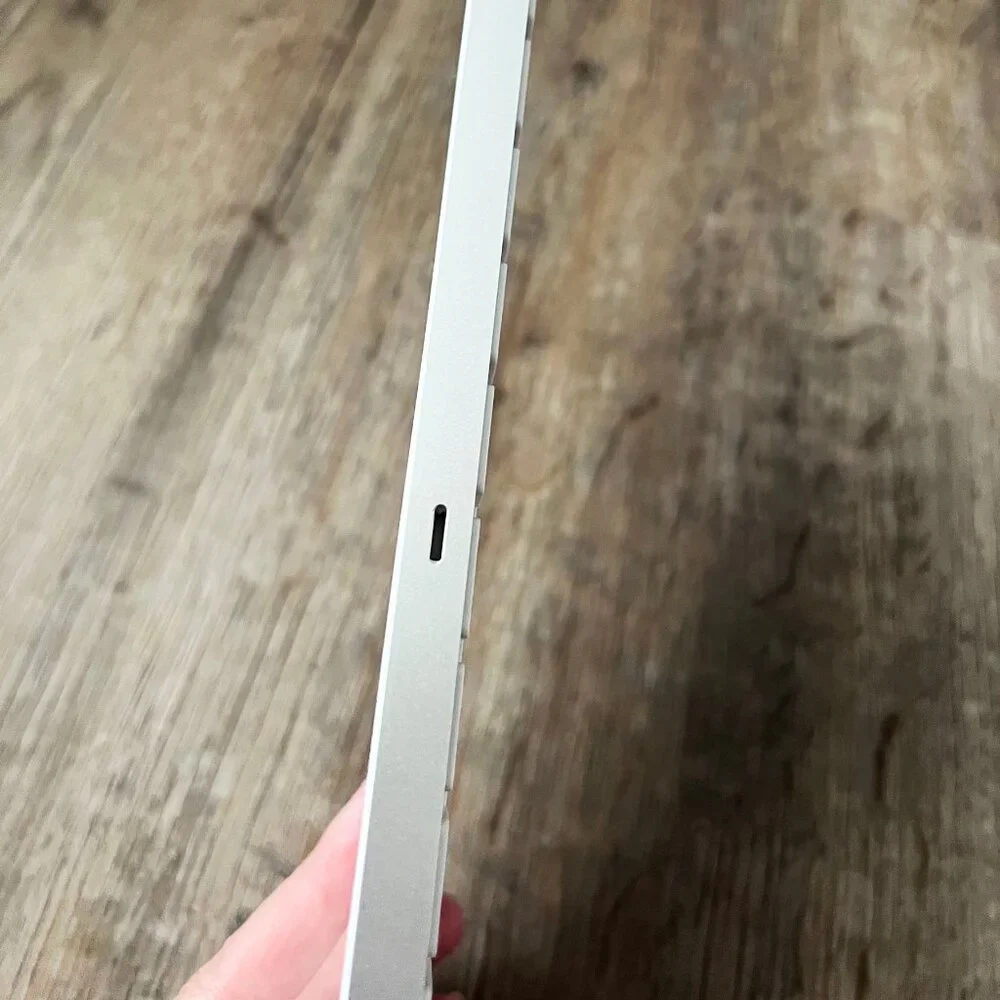 Apple Magic Keyboard wireless